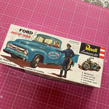 레벨 포드 픽업 트럭 1/24