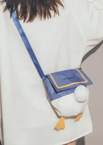 오리 모양 미니백 파랑과 화이트