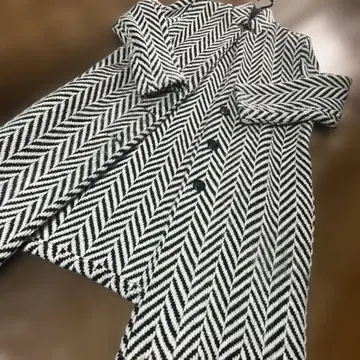 새상품 헤링본 무늬 따뜻한 롱 코트