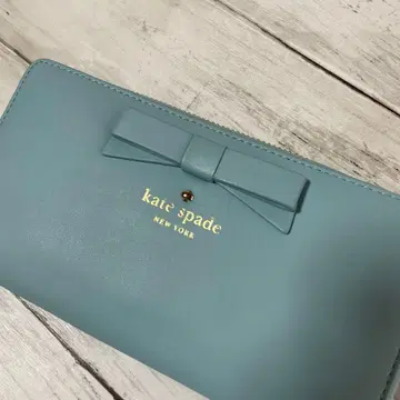 케이트 스페이드 스카이블루 리본 포함 장지갑
