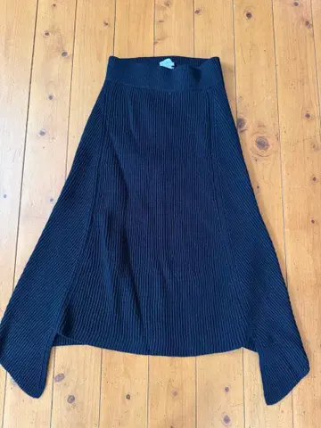 HYKE 플레어 스커트 다크 네이비 사이즈 1