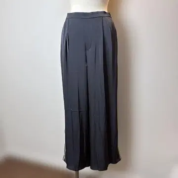 새상품 이번 시즌 저널 스탠다드 다크 그레이 와이드 팬츠 사이드 라인