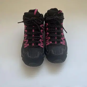 등산화 하이컷 블랙/핑크