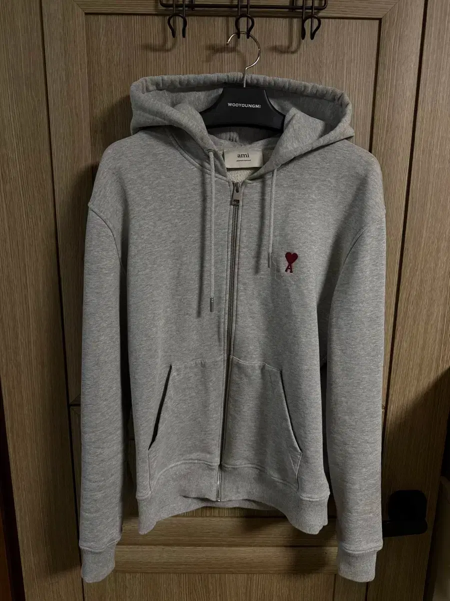 [M] Ami 24SS Small Logo Embroidered Hooded Zip-up Grey