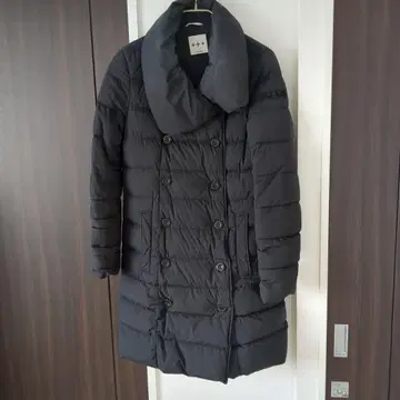 TATRAS 블랙 다운 자켓 미디 기장