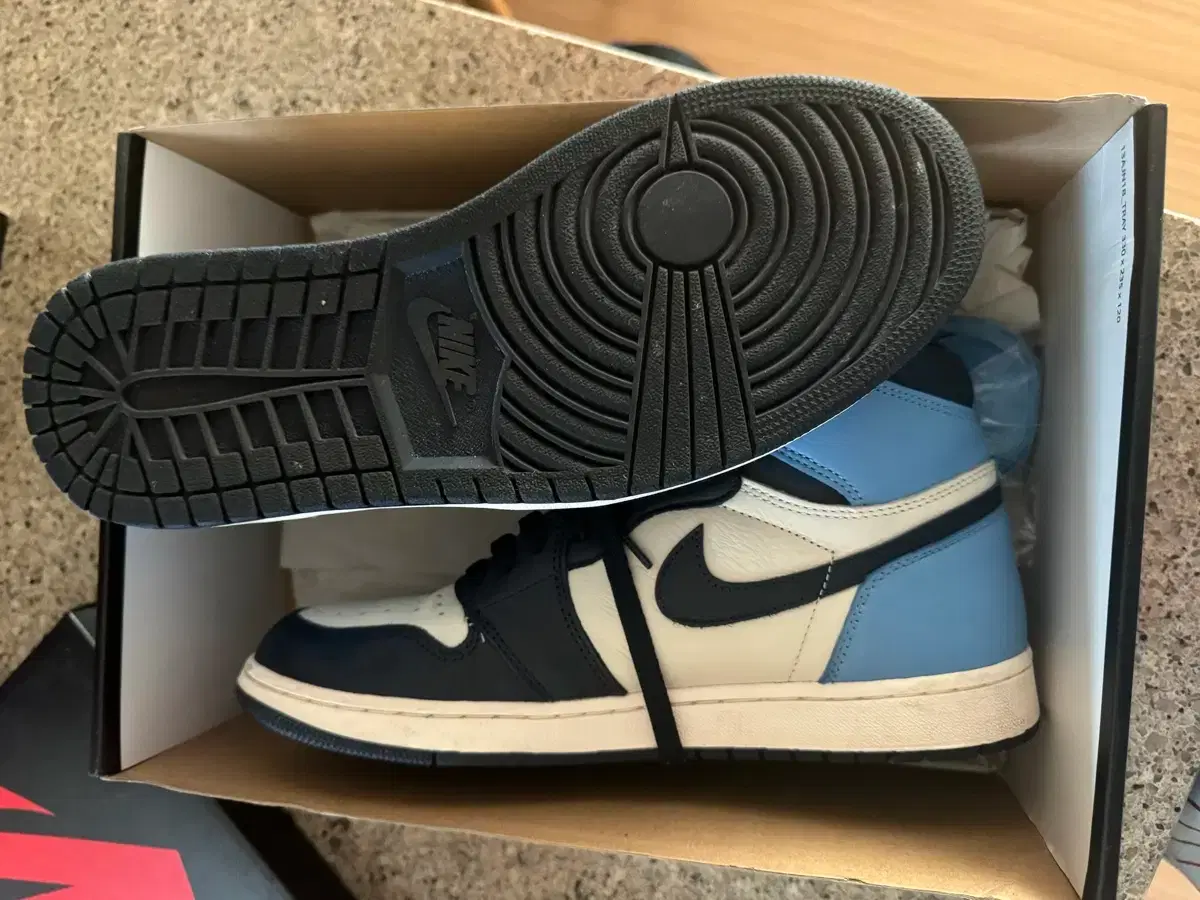 [285] Jordan 1 High Obsidian
