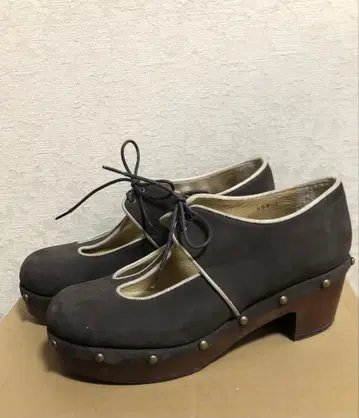 frapbois 플라보아 펌프스 신발 리본 브라운