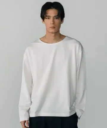 [ LURAKU ] 오픈 넥 쇼트 렝스 티셔츠 루라쿠