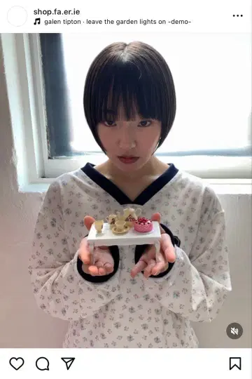 [ 완판템 ] shop faerie 꽃무늬 상의 화이트