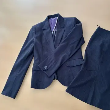 새상품급! 다크 네이비 스트라이프 스커트 수트