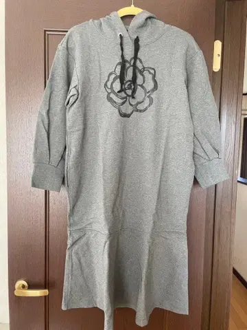 잉게보그 후드 부착 그레이 원피스
