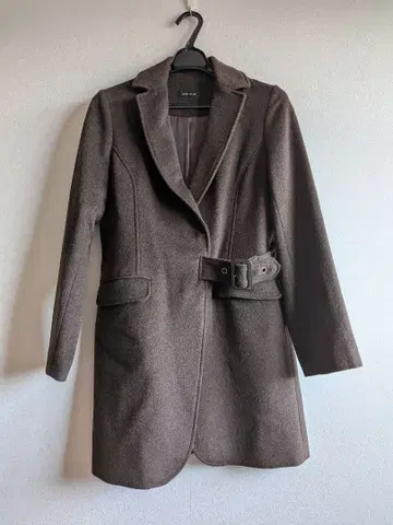 스콧 클럽 브라운 울 혼방 벨트 부착 피코트