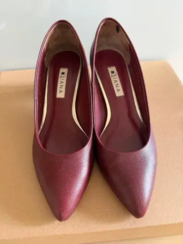 DIANA 와인 레드 펌프스 24cm