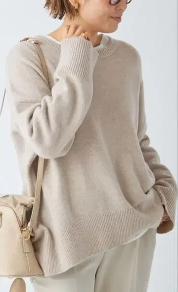 [새상품급] 최근 모델 에브리데이 아이라이크 Aries 크루넥 풀오버