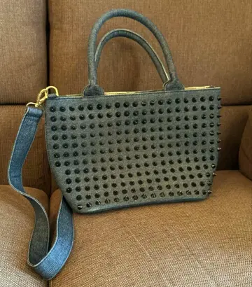 새상품급 DIAVEL 스터드 숄더백