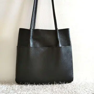 인디비 숄더백 블랙 소가죽