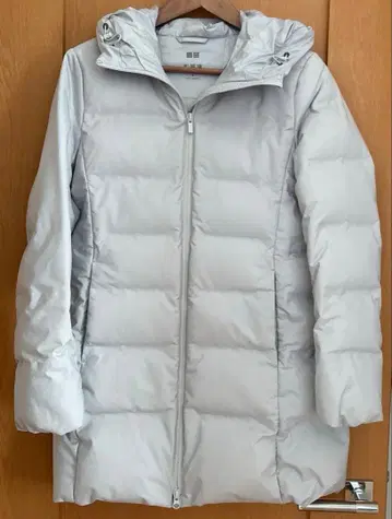 UNIQLO 심리스 다운 숏코트 M 사이즈
