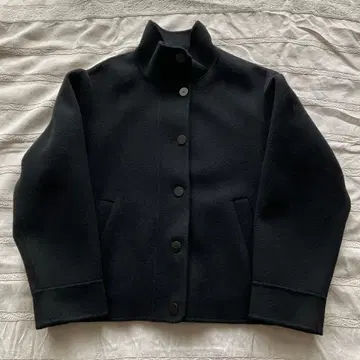 [최종 가격 인하] 띠어리 럭스 더블 페이스 숏코트 블랙