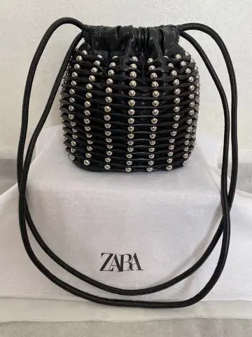 ZARA 스터드 복조리 숄더백