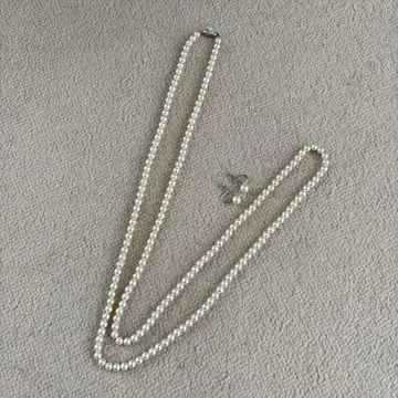 펄 목걸이와 귀찌 세트