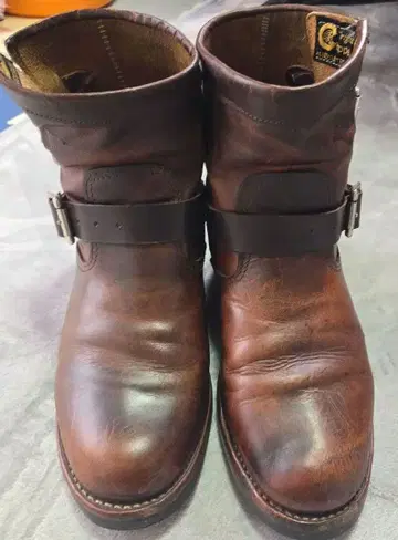 Chippewa 엔지니어 부츠 브라운