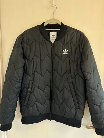adidas 블랙 다운 자켓 L 사이즈