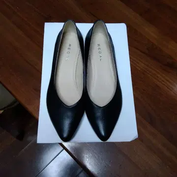 리 스틸레토 플랫슈즈