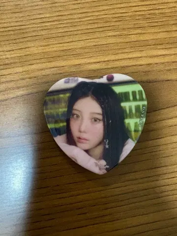 illit 원희 스이파라 콜라보 하트 캔뱃지