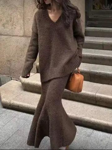 니트 V넥 셋업 플레어 스커트