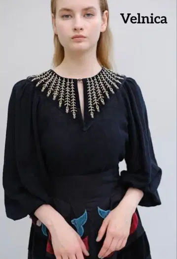 베로니카 블랙 블라우스