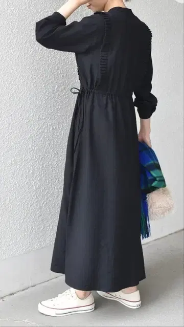 플리츠 디자인 롱 슬리브 원피스 네이비