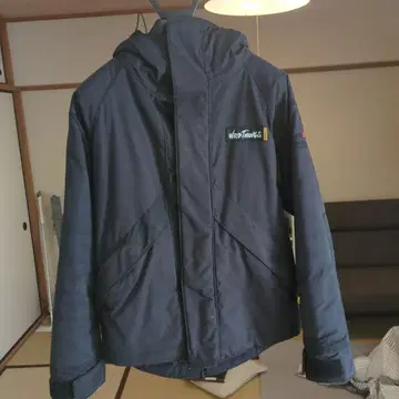 WILD THINGS 후드 부착 다운 자켓 네이비