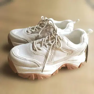 새상품 L 사이즈 시마무라 mysa closet 통굽 스니커즈 화이트