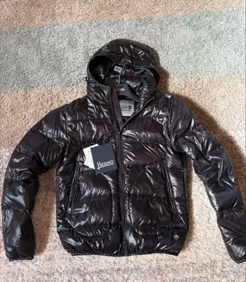 [미사용 새상품] HERNO 헬노 다운 자켓 블랙 46 패커블