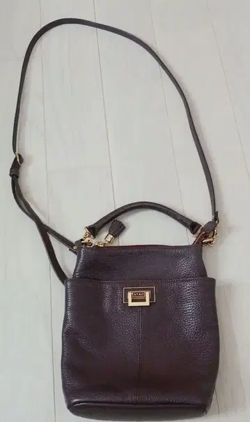 ATAO 홀리데이 버건디