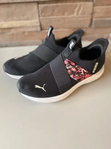 PUMA 플라울 새상품급 23.5cm