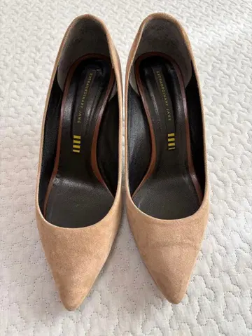 베이지 스웨이드 스틸레토 하이힐