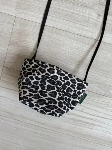 에르베샤 펠리에 나일론 보트형 숄더백 XS