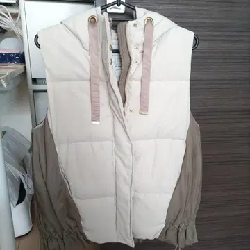 후드 부착 다운 베스트 라핑 나인