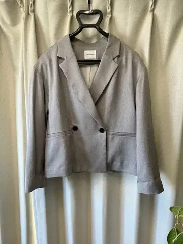 그레이 더블 브레스트 숏 자켓 URBANRESEARCH