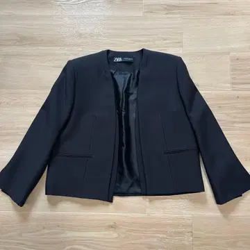 새상품급 ZARA 블랙 노카라 자켓