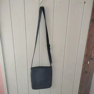 agnes.b 아네스베 페터 숄더백 사코슈 가죽 블랙