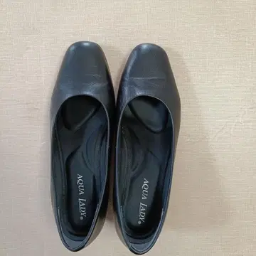 아쿠아 레이디 천연 가죽 와이드 블랙 펌프스 23.5cm