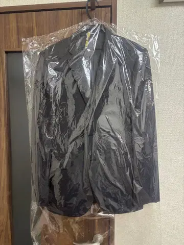 EMPORIO Armani 도트 무늬 수트 일식