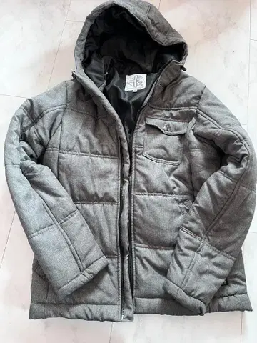 그레이 퀼팅 다운 자켓 후드 부착