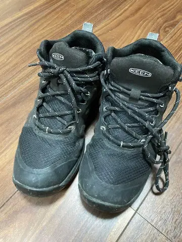 KEEN 트레킹 슈즈 블랙