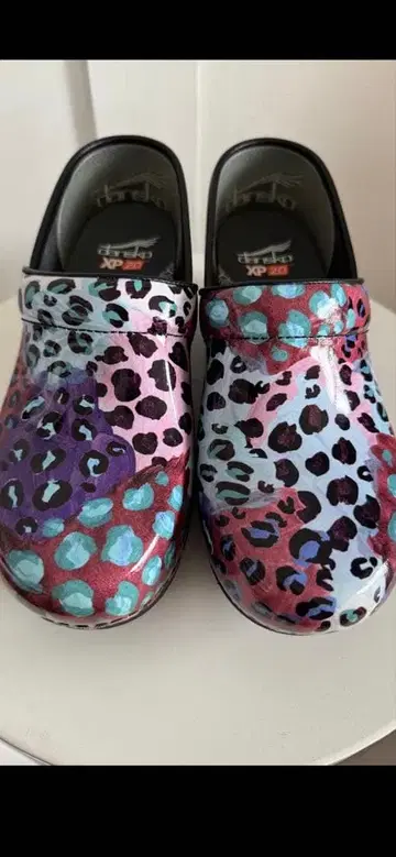 Dansko XP 20 레오파드 무늬 사보 샌들