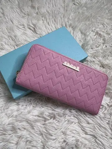 새상품 Samantha Thavasa 헬로키티 도쿄 라운드 지퍼 장지갑