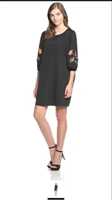 로페피크닉 자수 벌룬 슬리브 원피스