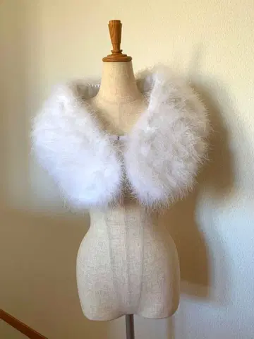 [ 거의 미사용 (1회만 사용) ] 후리소데 숄 ~복슬복슬 화이트 퍼~